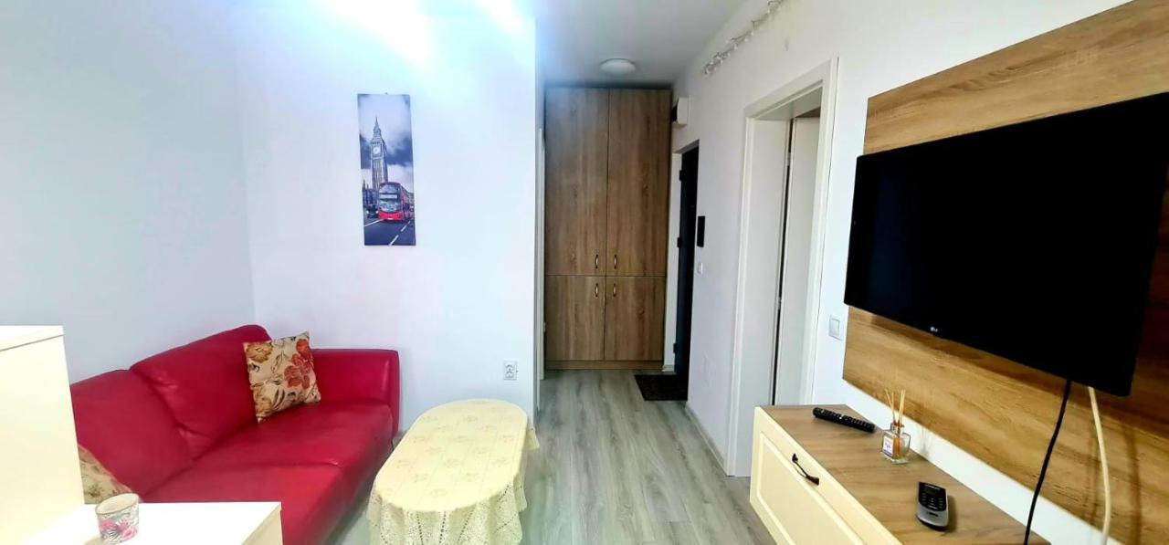 Elyse Comfortable Apartment Close To Palas Mall ヤシ エクステリア 写真